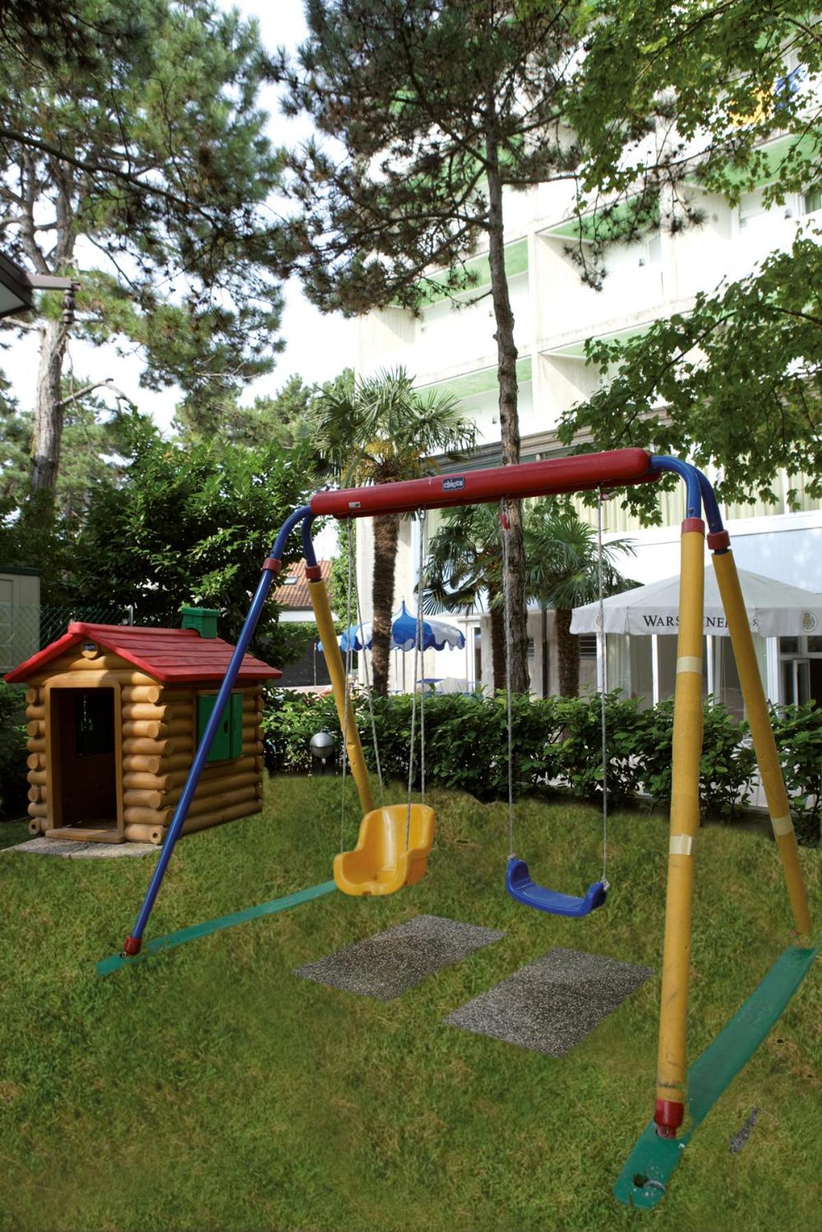 Hotel Bellevue Lignano Sabbiadoro Eksteriør billede
