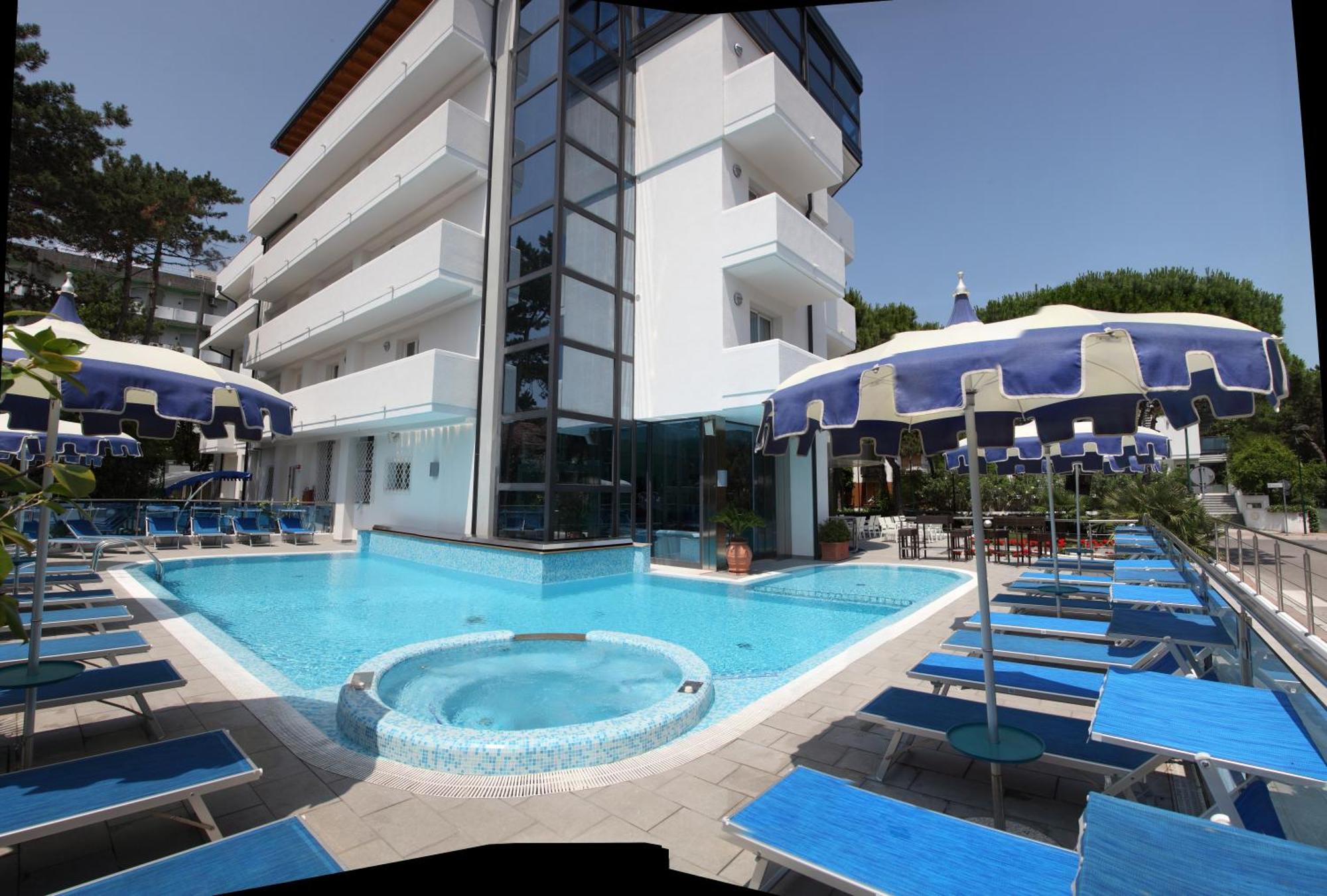 Hotel Bellevue Lignano Sabbiadoro Eksteriør billede