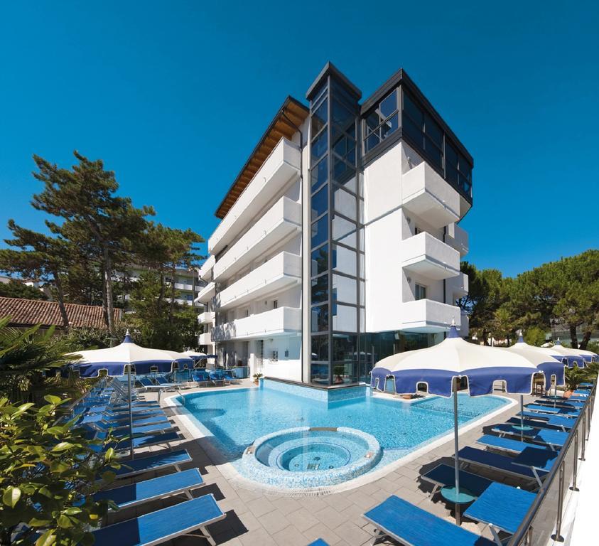 Hotel Bellevue Lignano Sabbiadoro Eksteriør billede