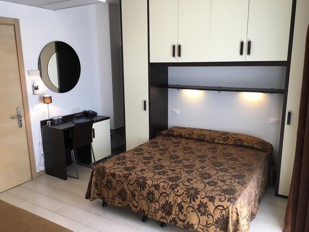 Hotel Bellevue Lignano Sabbiadoro Eksteriør billede