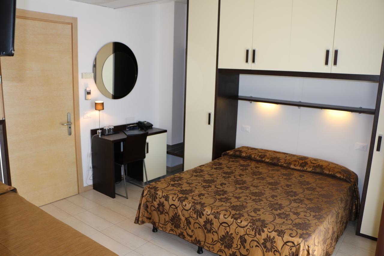 Hotel Bellevue Lignano Sabbiadoro Eksteriør billede