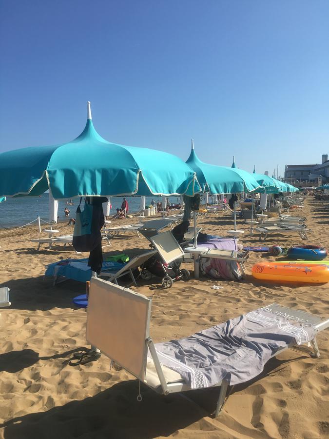 Hotel Bellevue Lignano Sabbiadoro Eksteriør billede