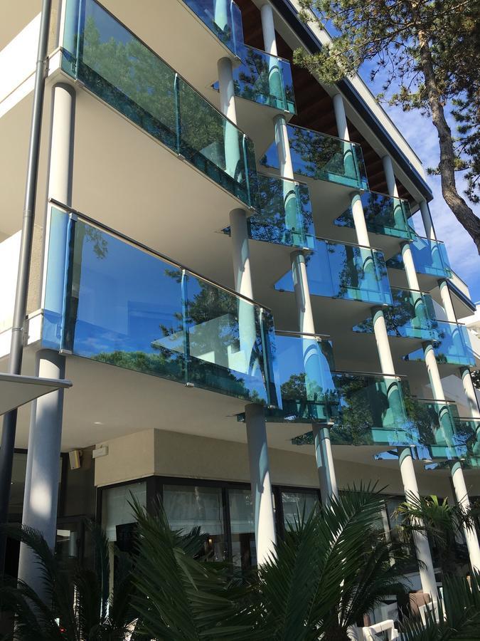 Hotel Bellevue Lignano Sabbiadoro Eksteriør billede