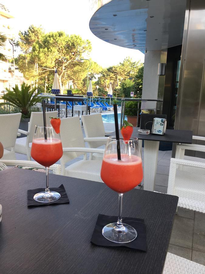 Hotel Bellevue Lignano Sabbiadoro Eksteriør billede